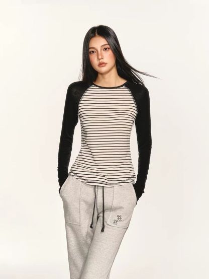 Gertur Two-Tone Raglan Top