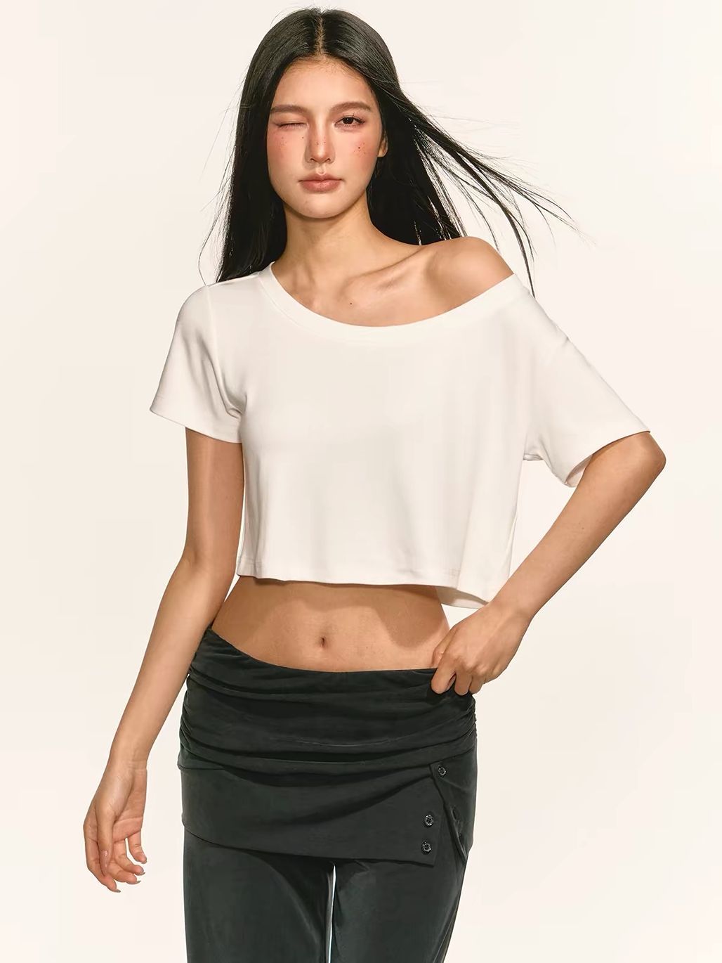 Geo Relaxed Off-Shoulder Cropped Tee