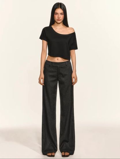 Geo Relaxed Off-Shoulder Cropped Tee