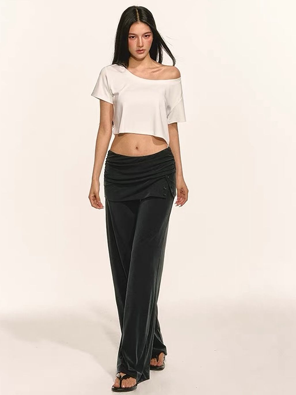 Geo Relaxed Off-Shoulder Cropped Tee