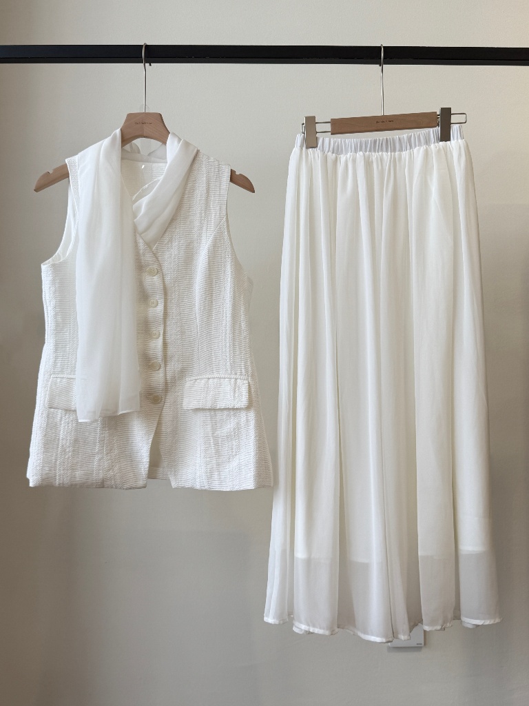 Arabelle Textured Verst & Chiffon Skirt Set