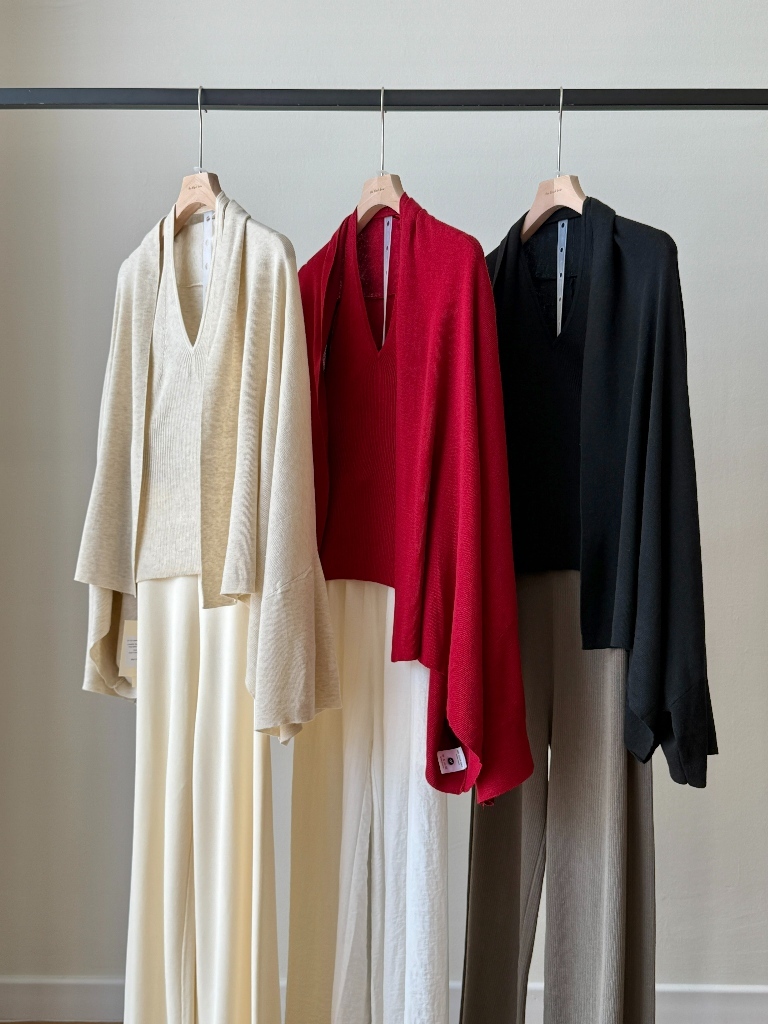 Laselle Two Pieces Halter Neck Button Knit Top with Shawl 