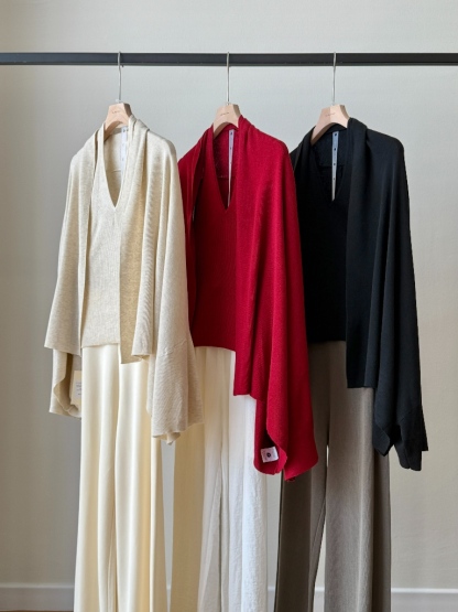 Laselle Two Pieces Halter Neck Button Knit Top with Shawl 