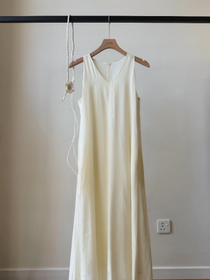 Amelia V Collar Maxi Dress with Belt Tie