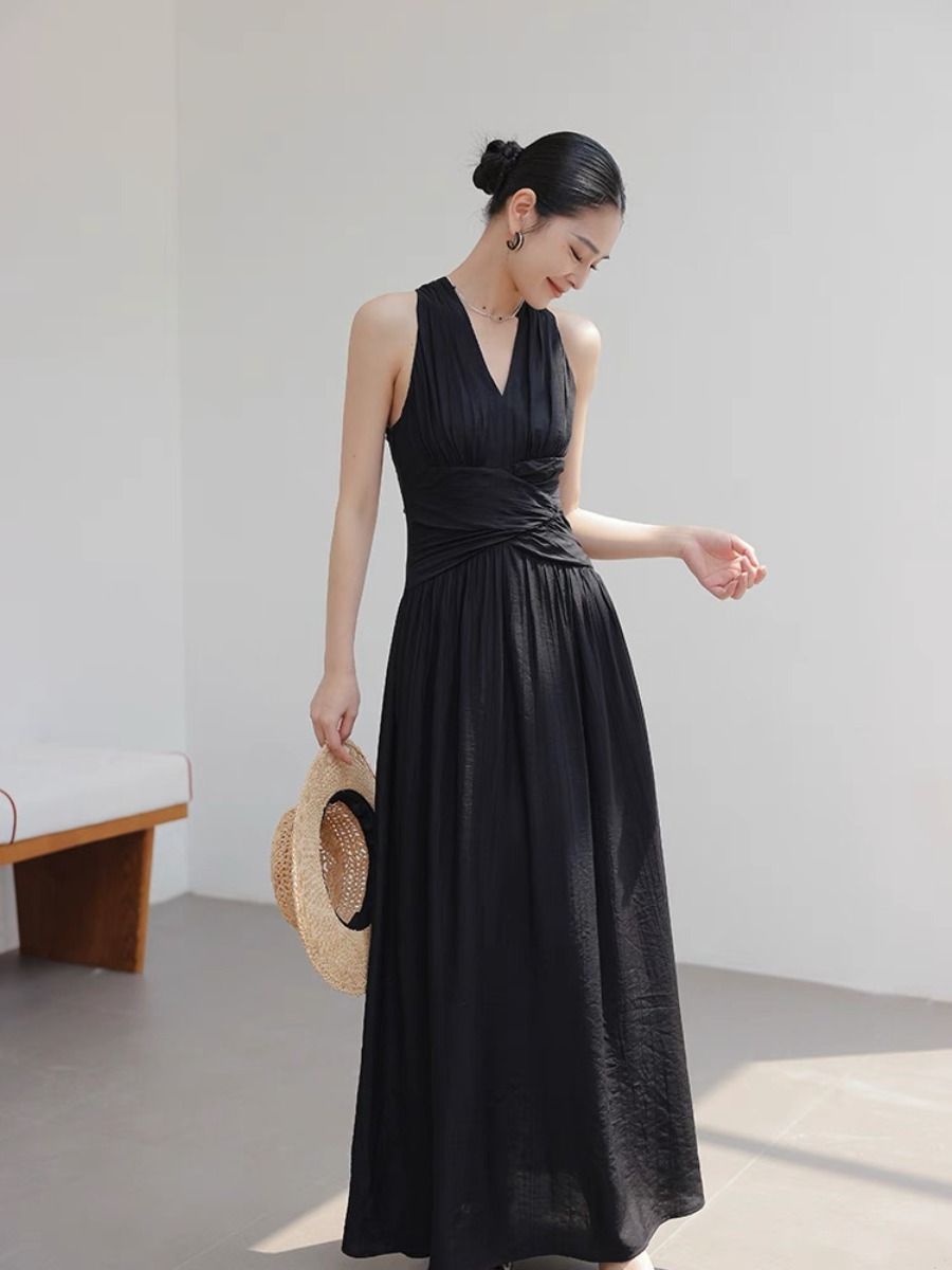 Maralyn Halter Neck Graceful Embroided Dress