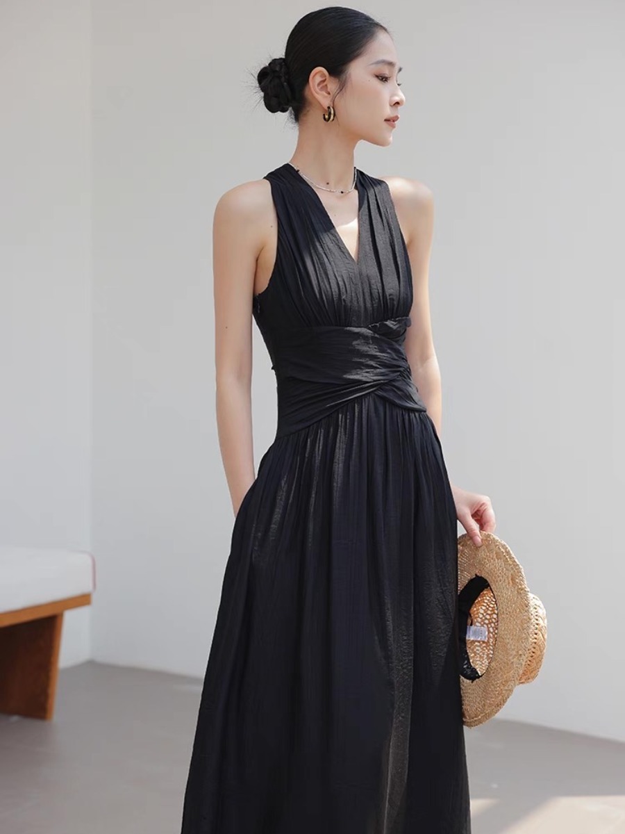 Maralyn Halter Neck Graceful Embroided Dress