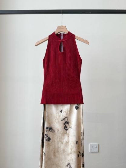 Li Yi Halter Neck Oriental Knit Top