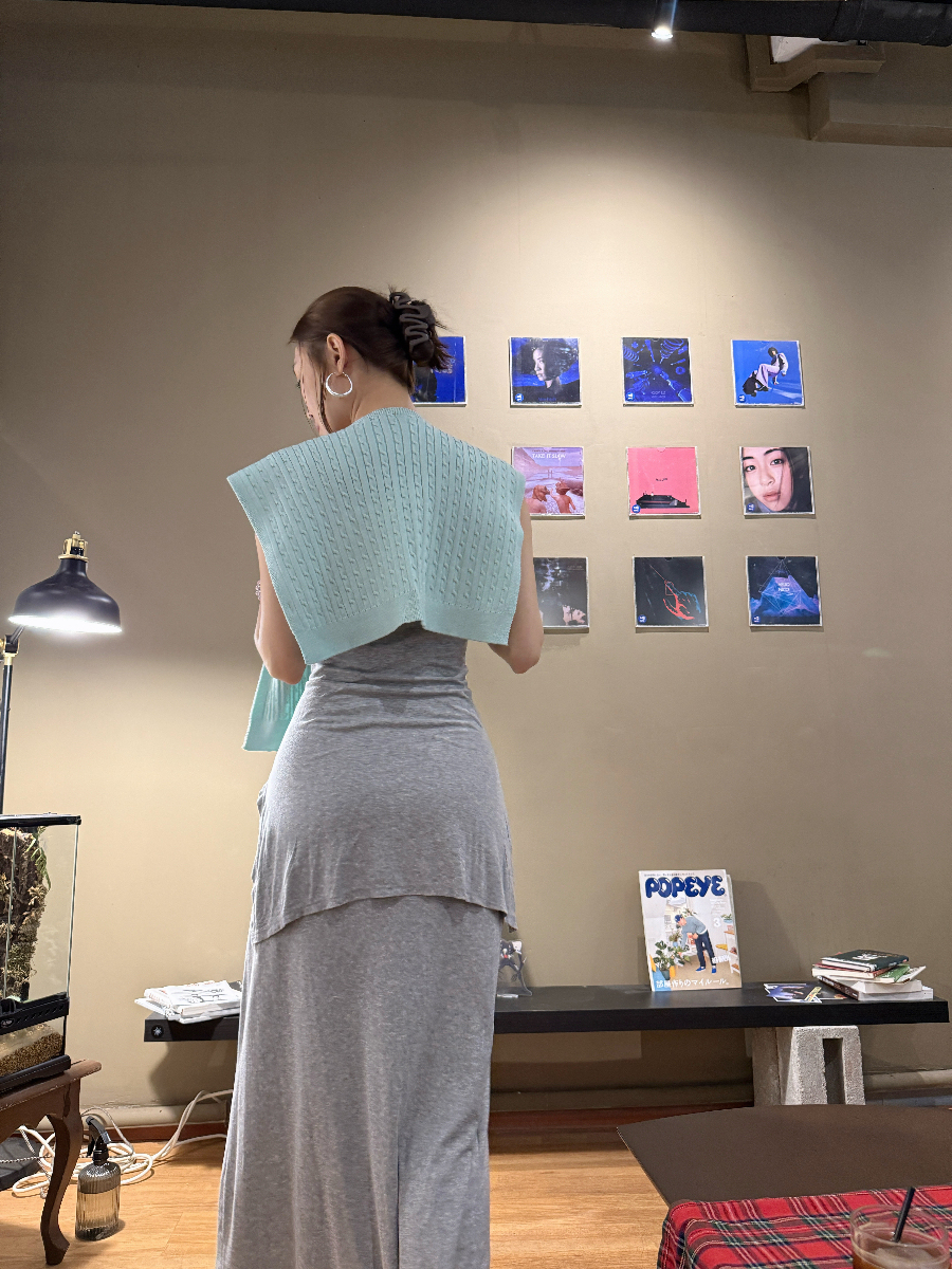 Neveah Ribbed Knit Shawl