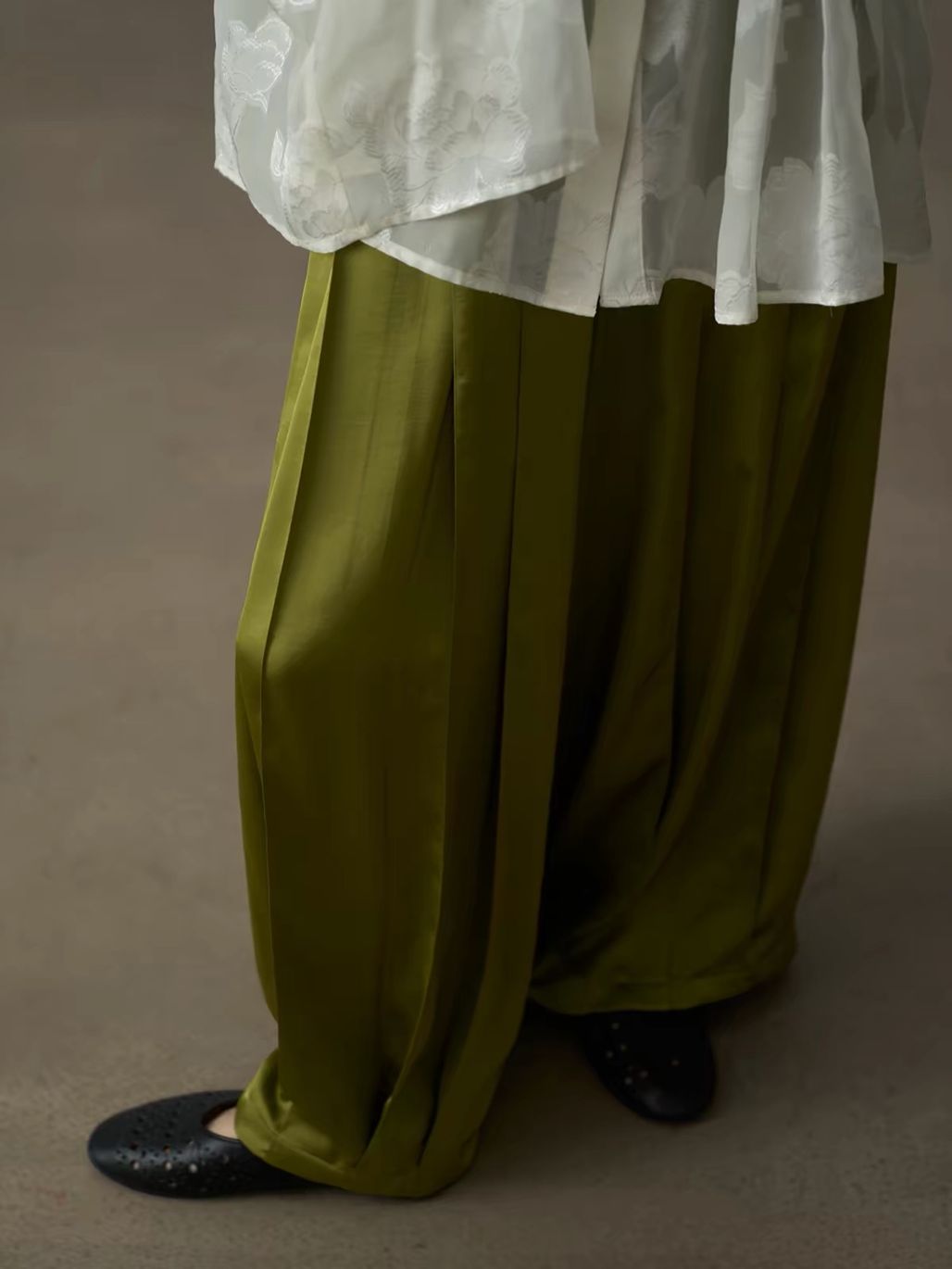 Yan Au Pleated Satin Wide-Leg Pants
