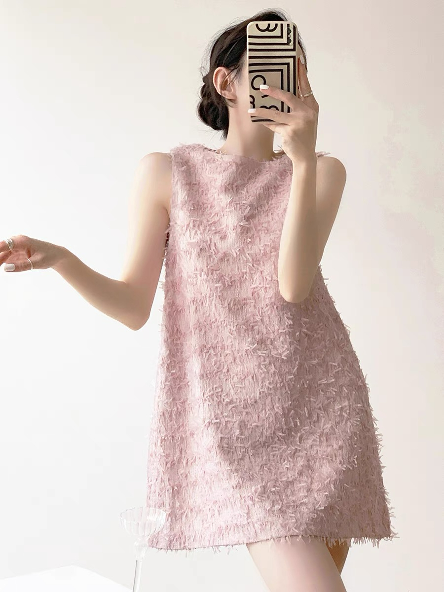 Cadyn Shift Dress-The Black Bow-