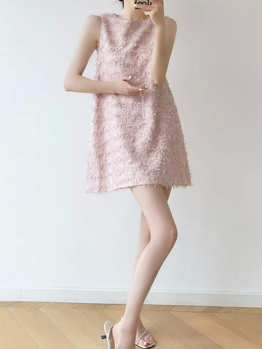 Cadyn Shift Dress-The Black Bow-