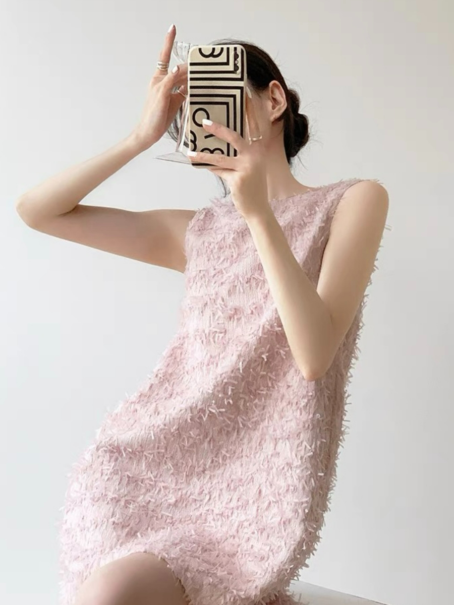 Cadyn Shift Dress-The Black Bow-