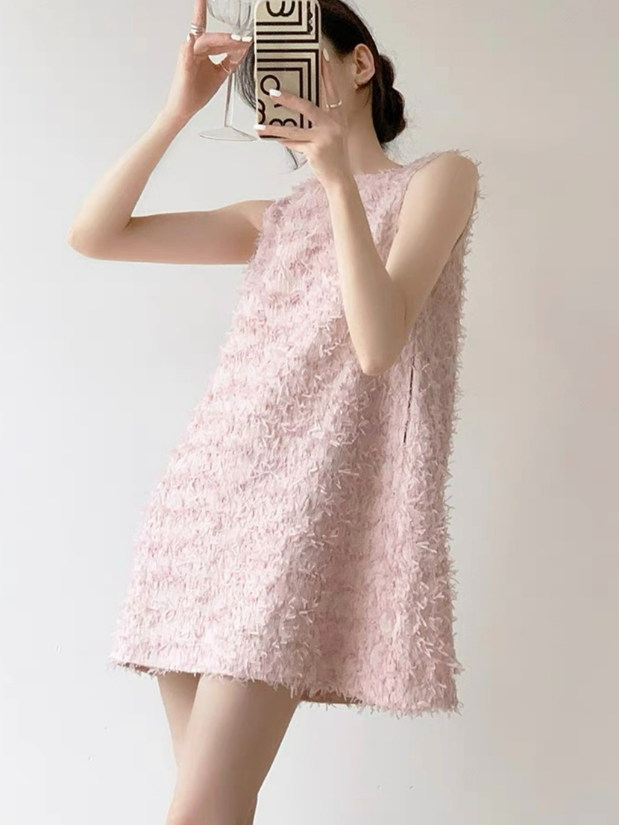 Cadyn Shift Dress-The Black Bow-