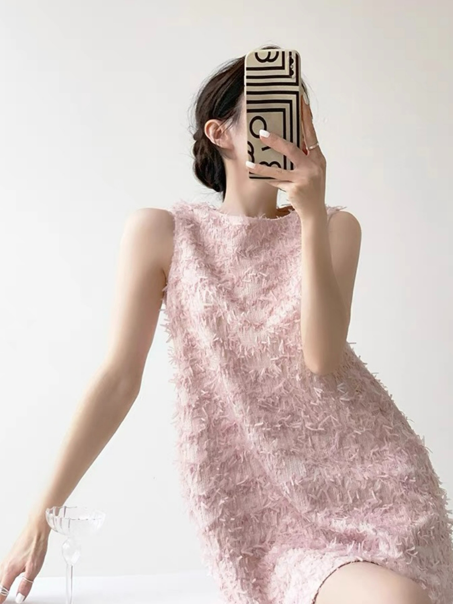 Cadyn Shift Dress-The Black Bow-