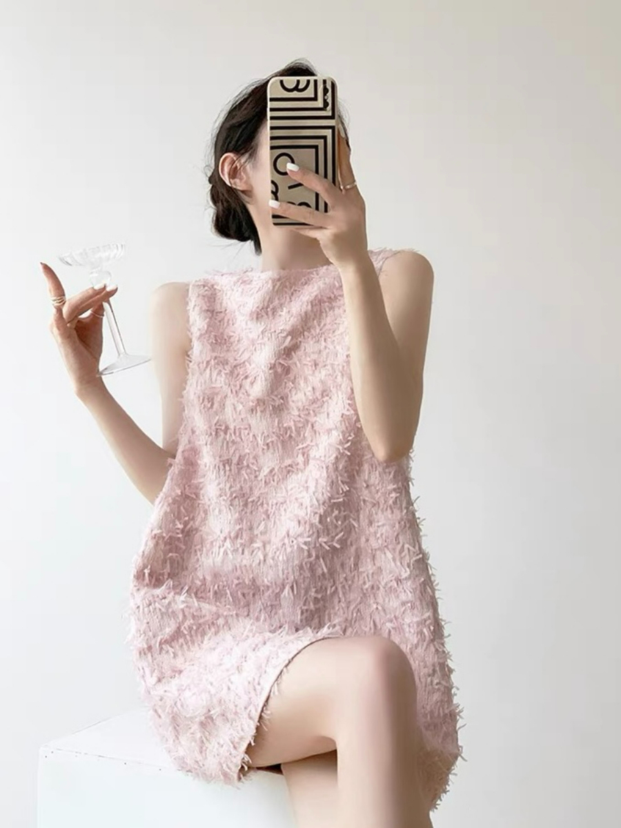 Cadyn Shift Dress-The Black Bow-