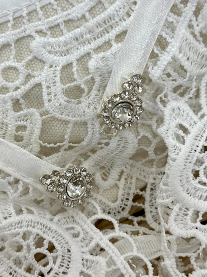 Ci Ju Pearly Lace Shawl