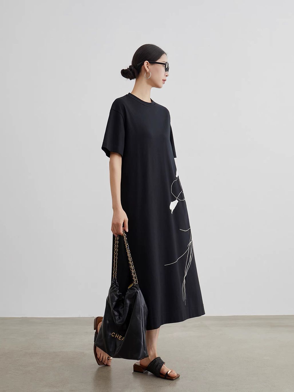 Jian An Floral-Embroidered T-Shirt Dress