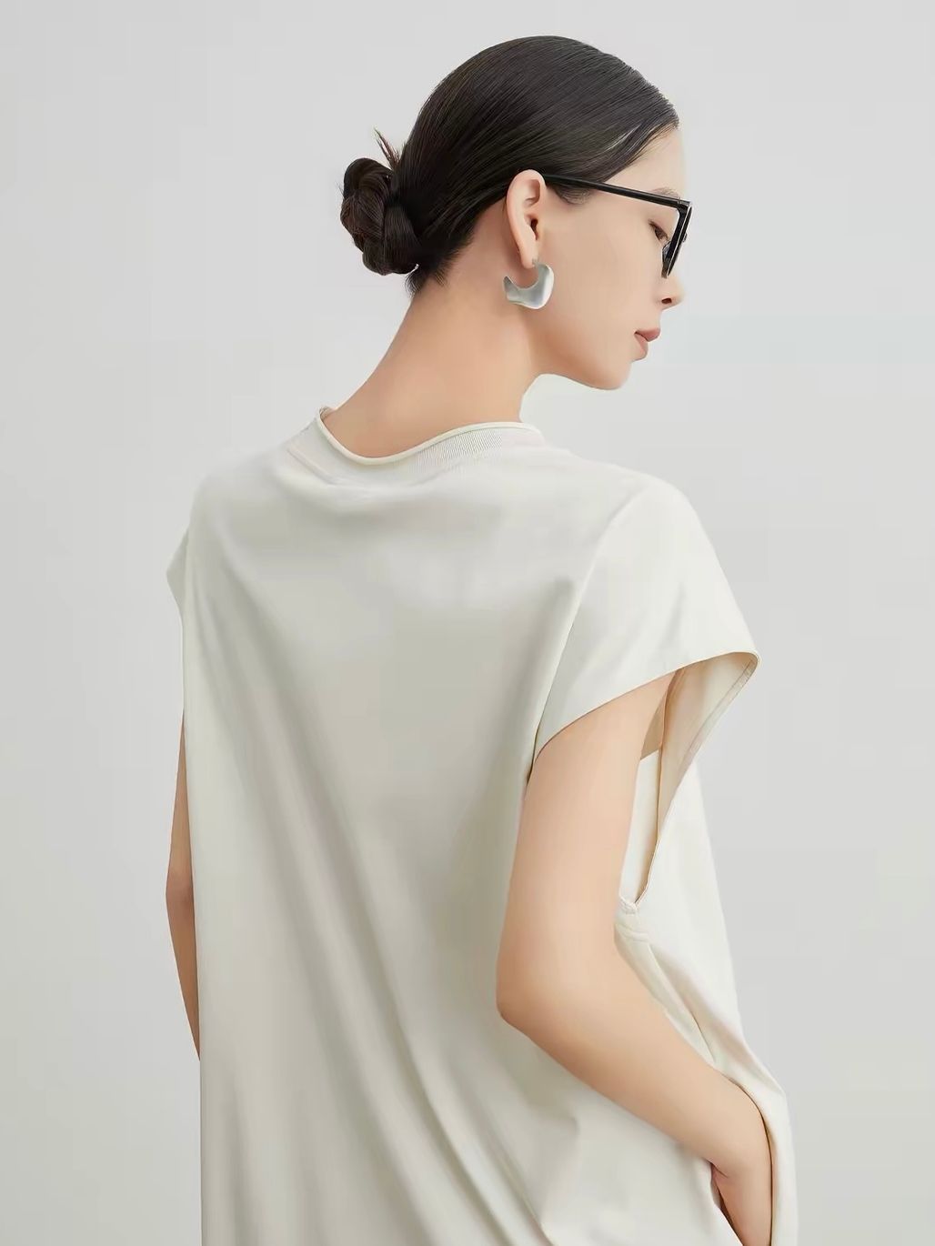 Jian Bei Ornate Floral-Appliqué T-Shirt Dress