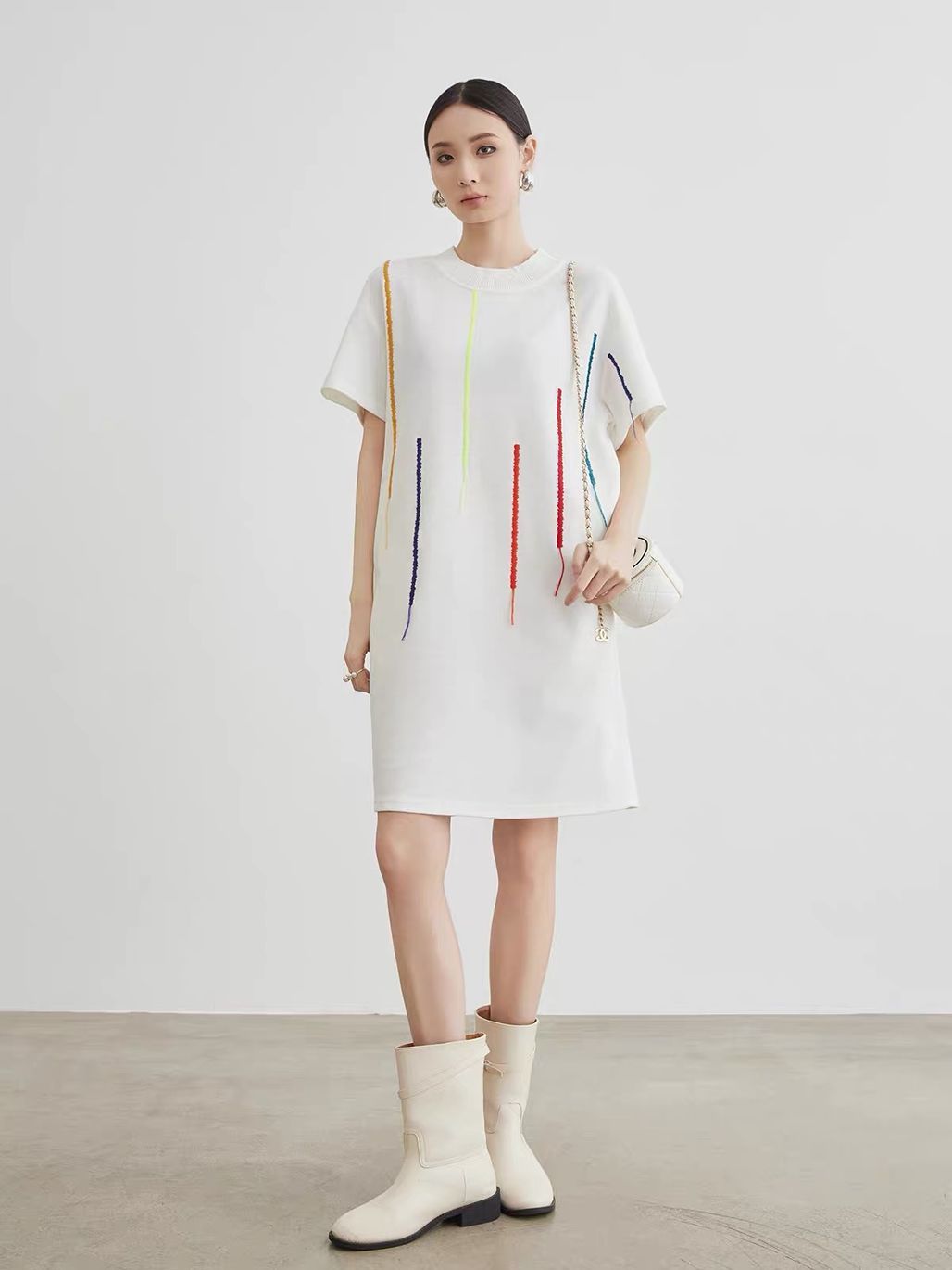 Jian Bai Colourful Line-Embroidered T-Shirt Dress