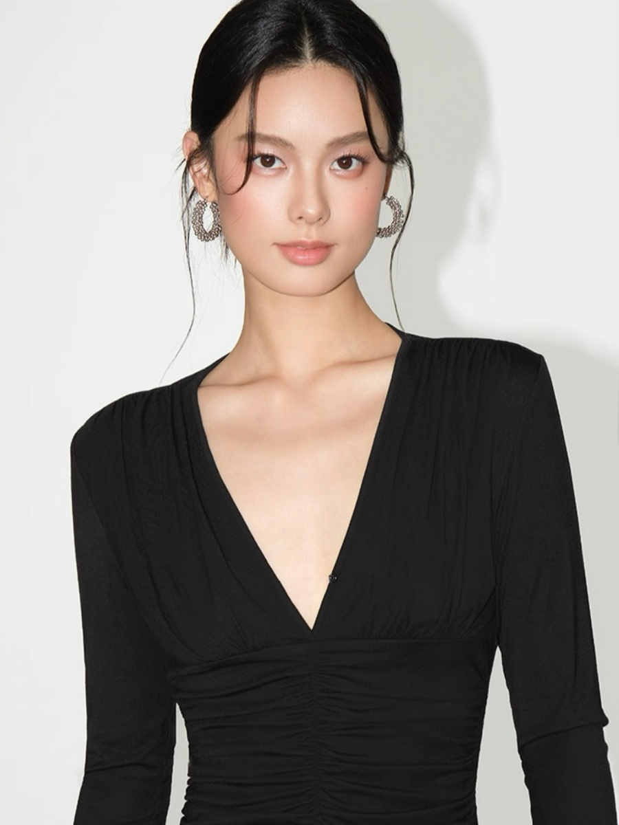 Fia V-Neckline Cropped Knit Top