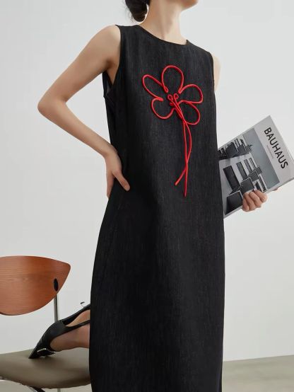 Jian Cha Contrast Floral-Embroidered Sleeveless Midi Dress