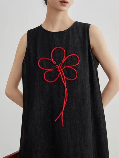 Jian Cha Contrast Floral-Embroidered Sleeveless Midi Dress