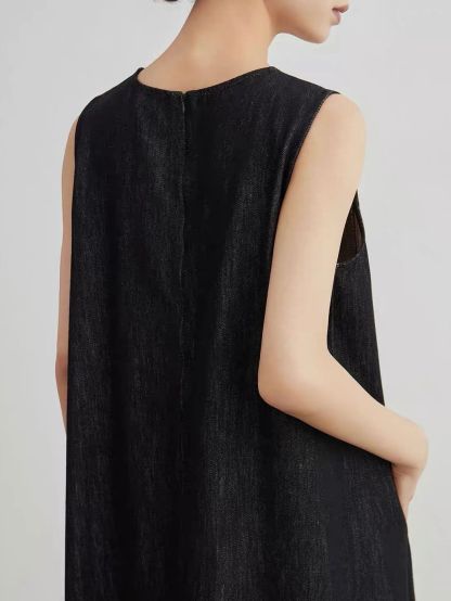 Jian Cha Contrast Floral-Embroidered Sleeveless Midi Dress