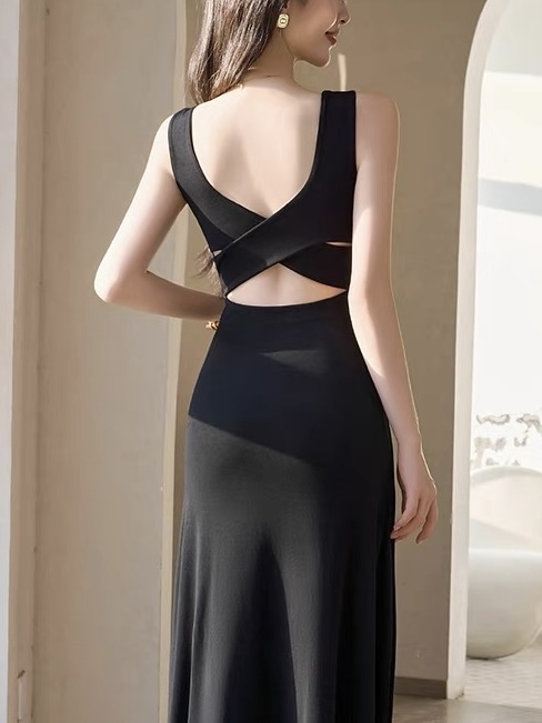 Beatriz Bare Back Padded Dress