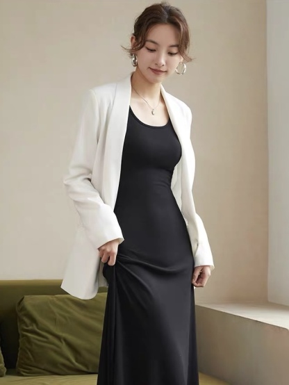 Beatriz Bare Back Padded Dress