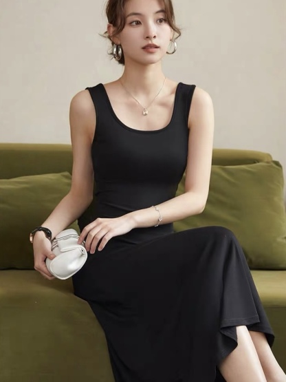 Beatriz Bare Back Padded Dress