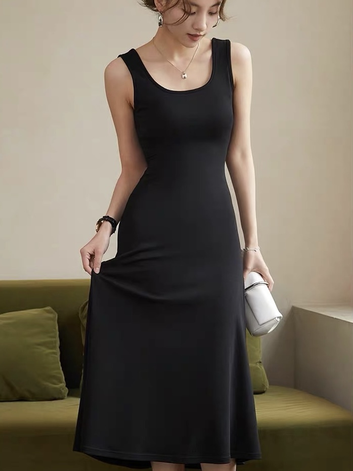 Beatriz Bare Back Padded Dress