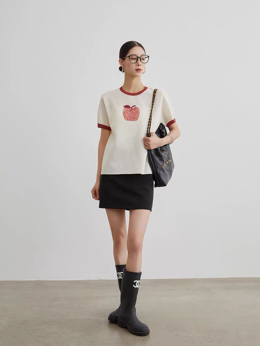 Ai Guo Apple-Motif Contrast-Trim Knit Tee