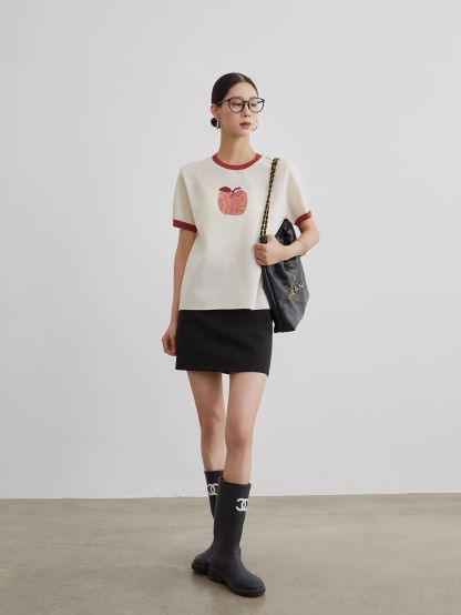 Ai Guo Apple-Motif Contrast-Trim Knit Tee