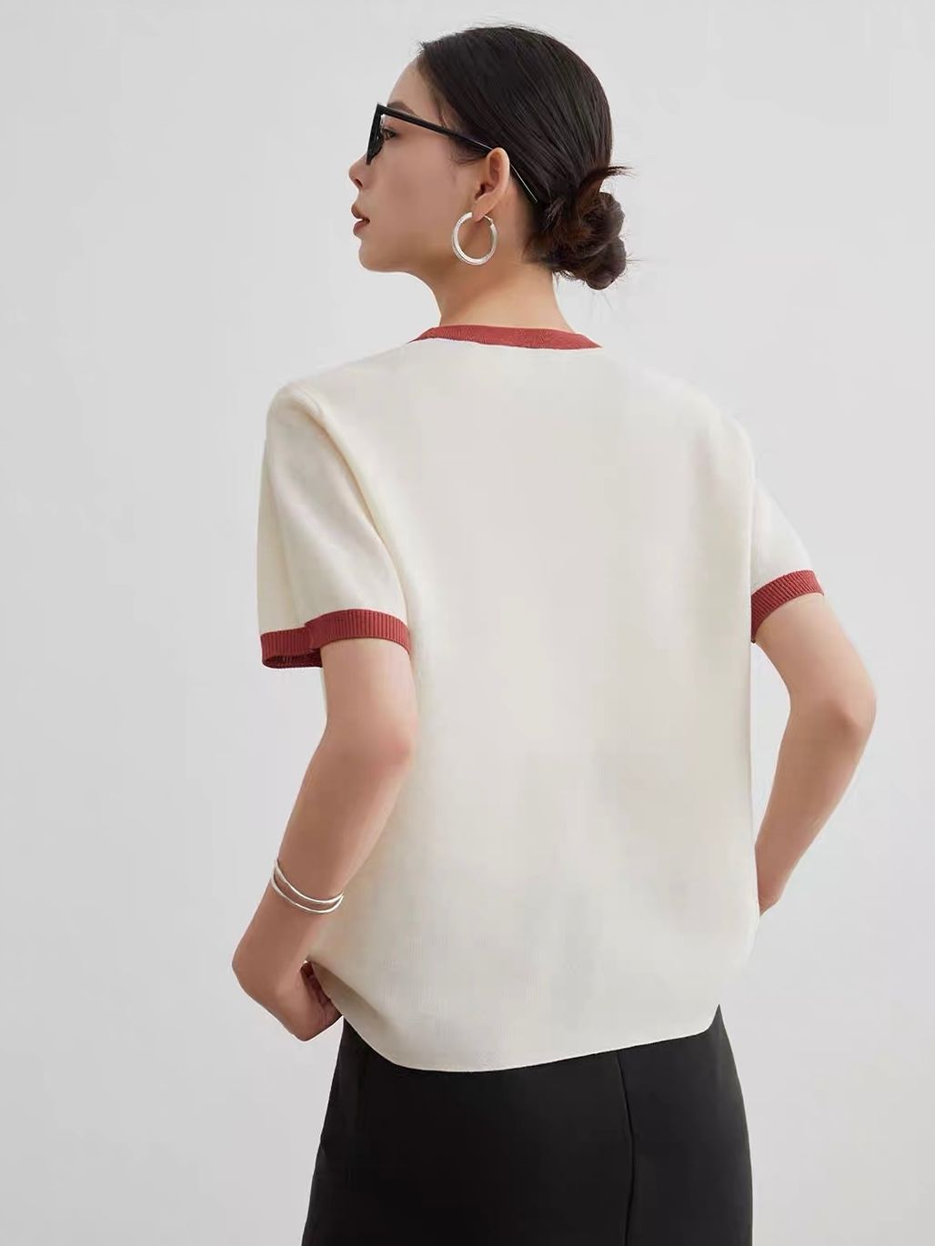 Ai Guo Apple-Motif Contrast-Trim Knit Tee