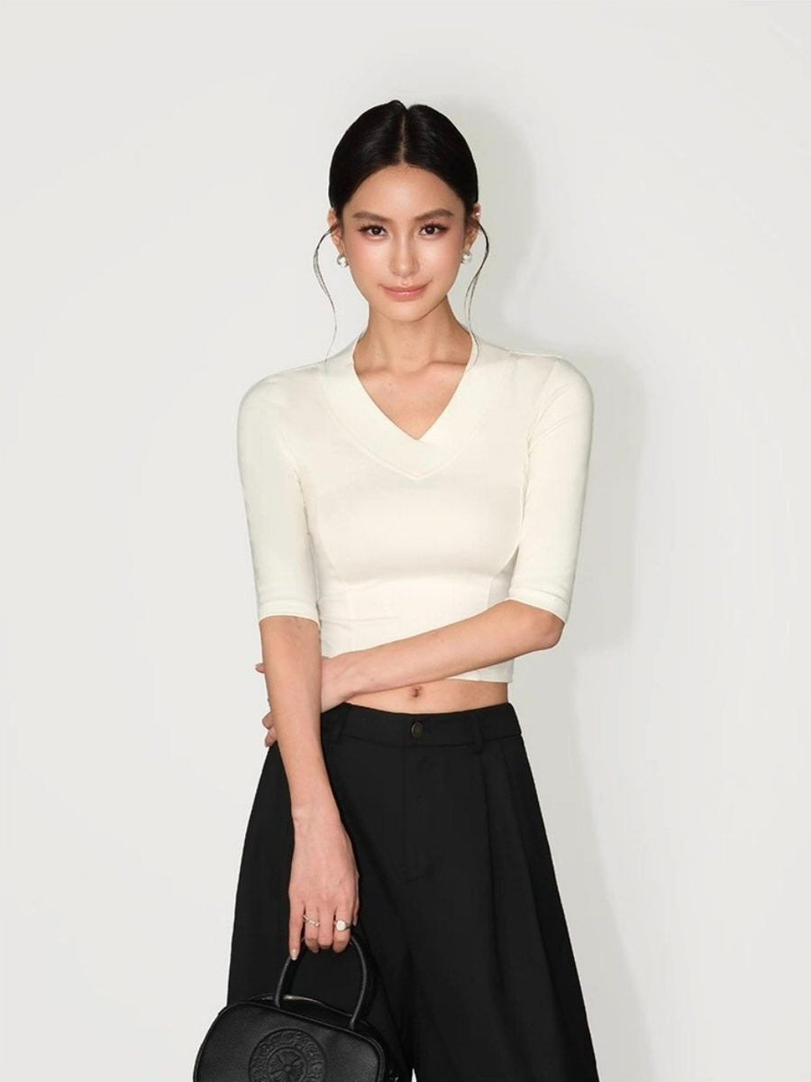 Felicity V-Collar Mid Sleeves Top