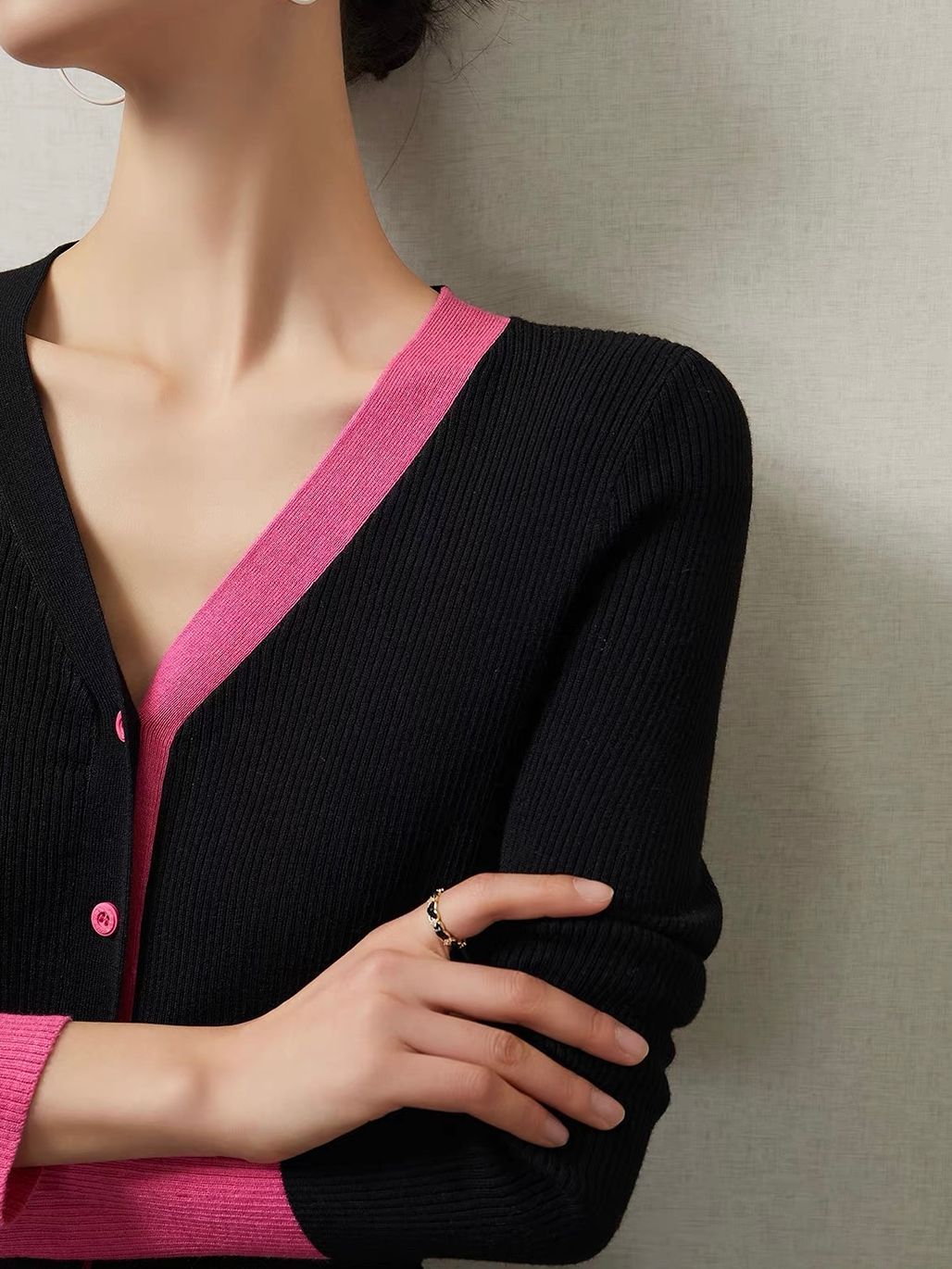 Ai Ci Contrast-Trim Layered-Look V-Neck Knit Top