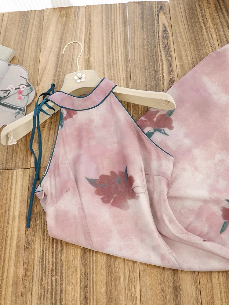 Ci Ding Sleeveless Floral Cheongsam