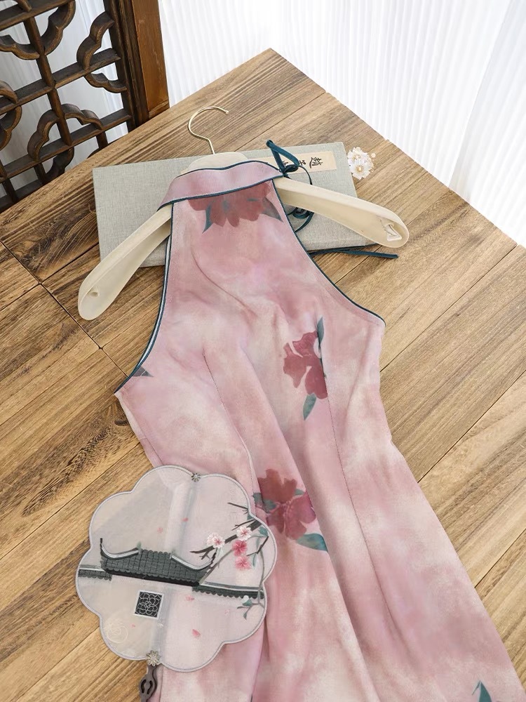 Ci Ding Sleeveless Floral Cheongsam