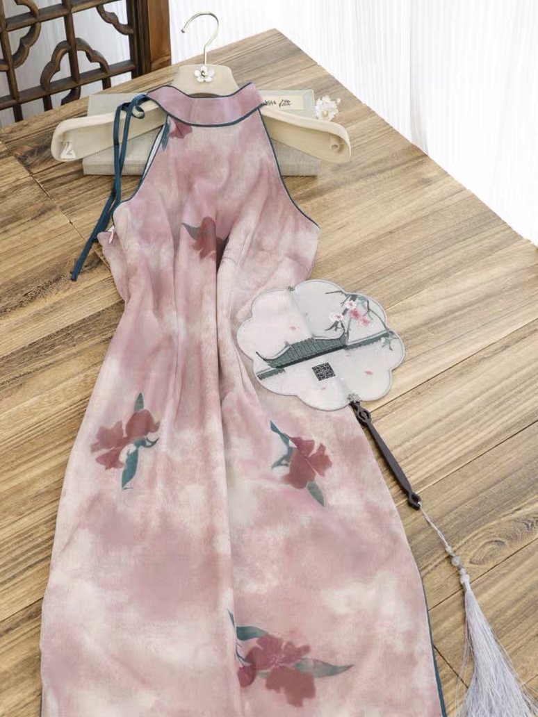 Ci Ding Sleeveless Floral Cheongsam