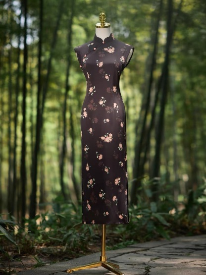 Ci Ee Sleeveless Floral Cheongsam