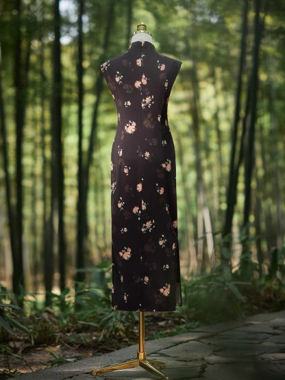 Ci Ee Sleeveless Floral Cheongsam