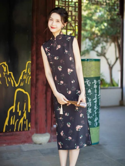 Ci Ee Sleeveless Floral Cheongsam