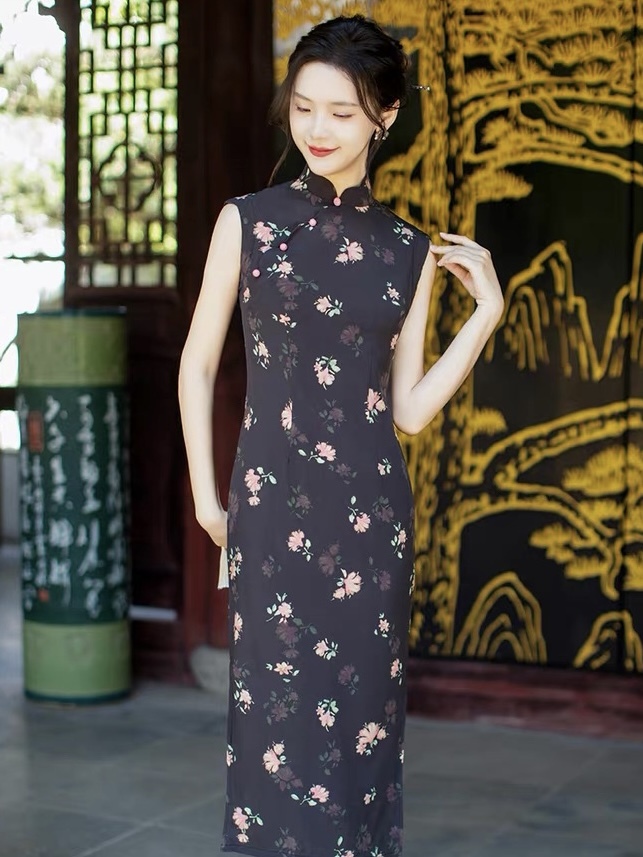 Ci Ee Sleeveless Floral Cheongsam