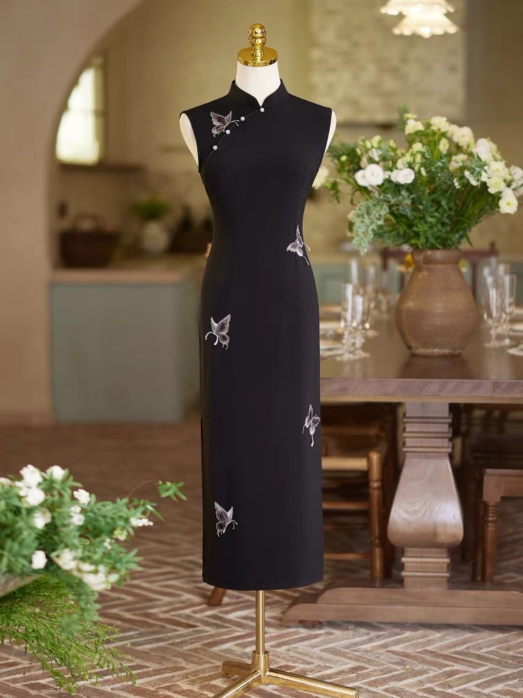 Ci Er Embroided Butterly Cheongsam