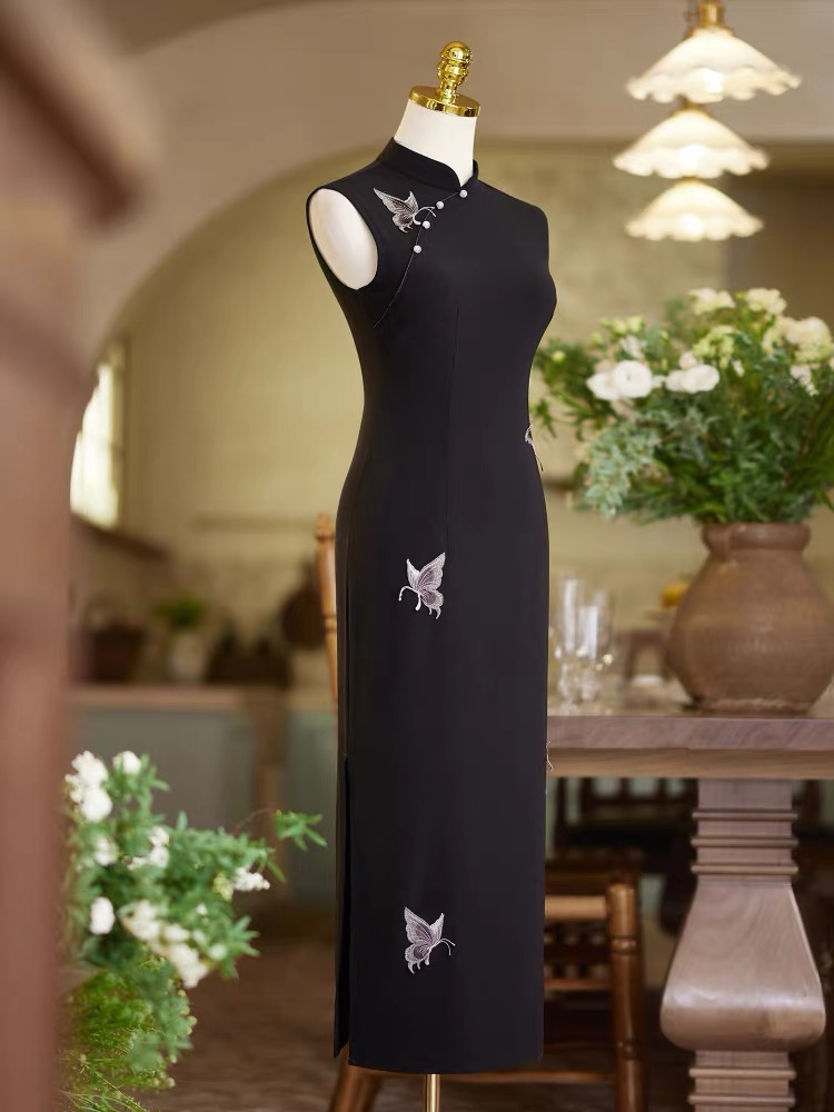 Ci Er Embroided Butterly Cheongsam