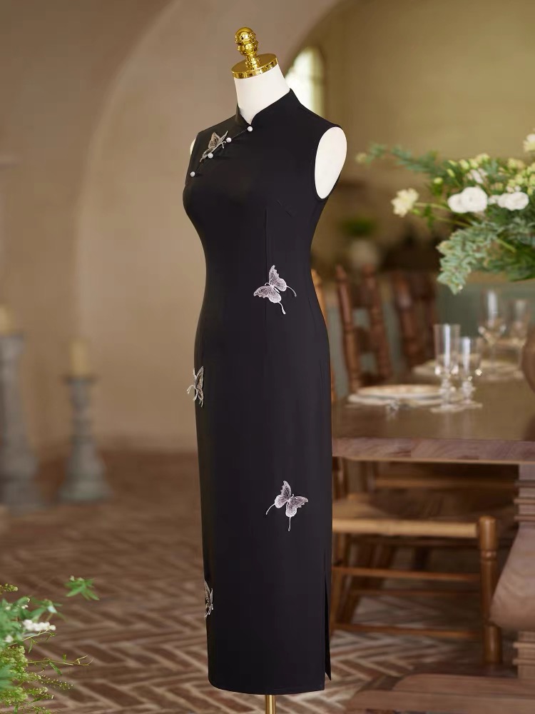 Ci Er Embroided Butterly Cheongsam