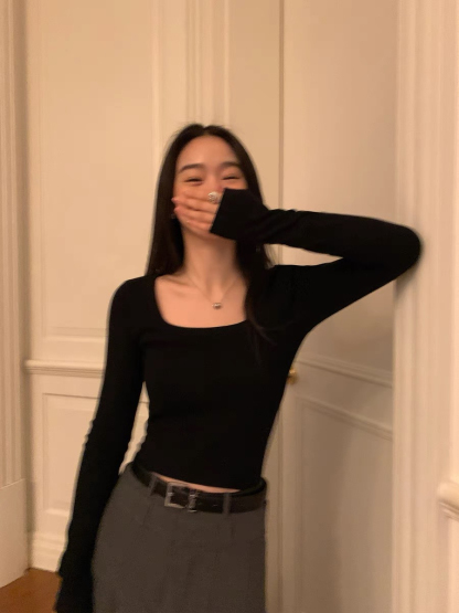 Sherly Square Neck Long Sleeve Crop Top-The Black Bow-