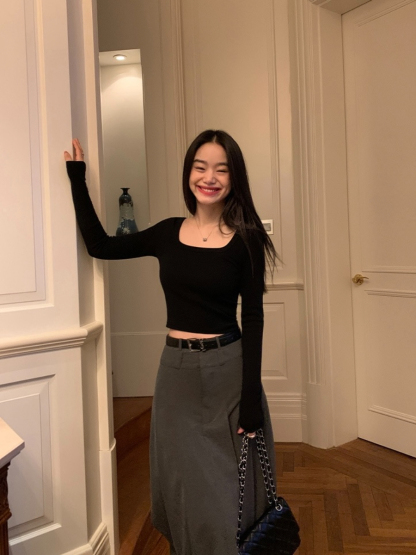 Sherly Square Neck Long Sleeve Crop Top-The Black Bow-