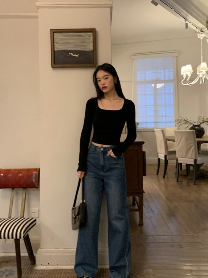 Sherly Square Neck Long Sleeve Crop Top-The Black Bow-