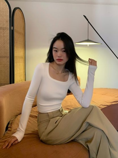 Sherly Square Neck Long Sleeve Crop Top-The Black Bow-